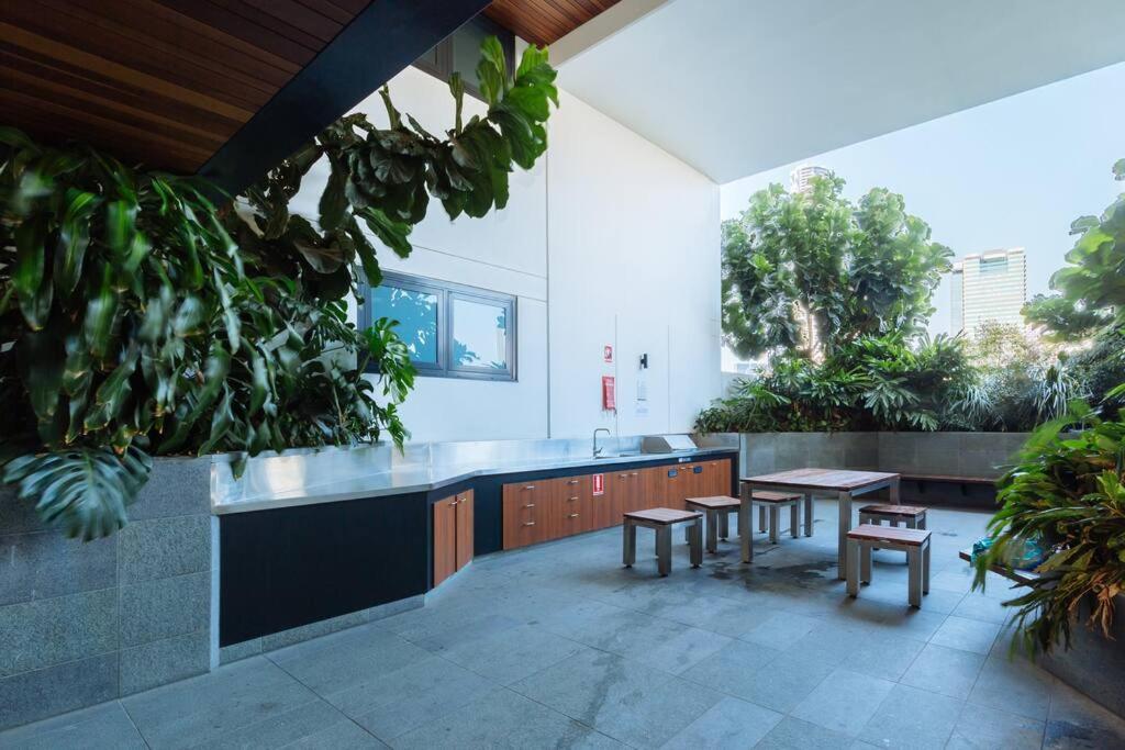 1bedroom 1bath 1carpark Wifi Gym Pool Apartment Brisbane